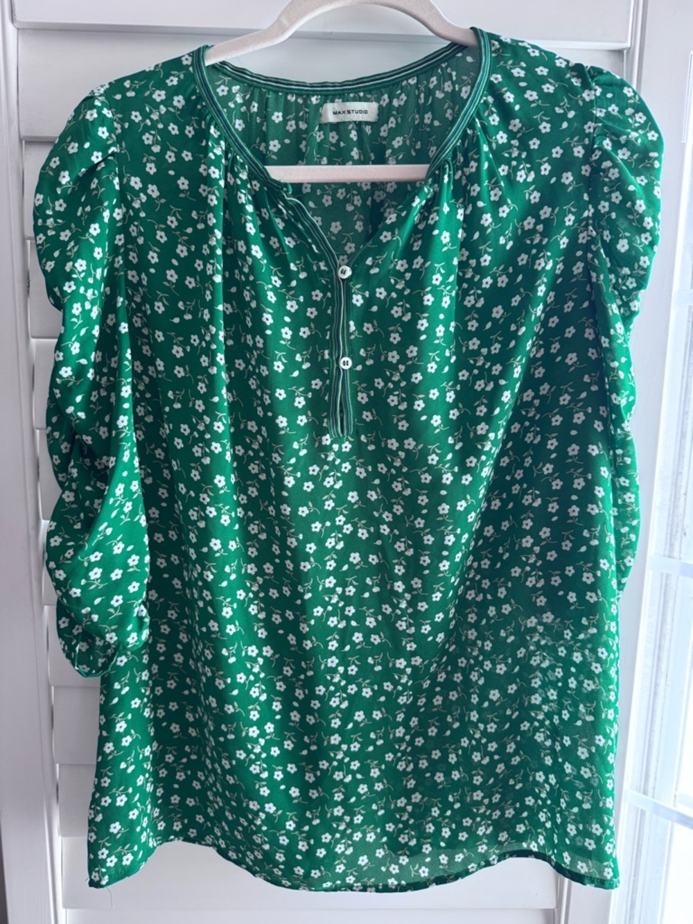 Max Studio Emerald Green Floral Puff-Sleeve Peasant Blouse